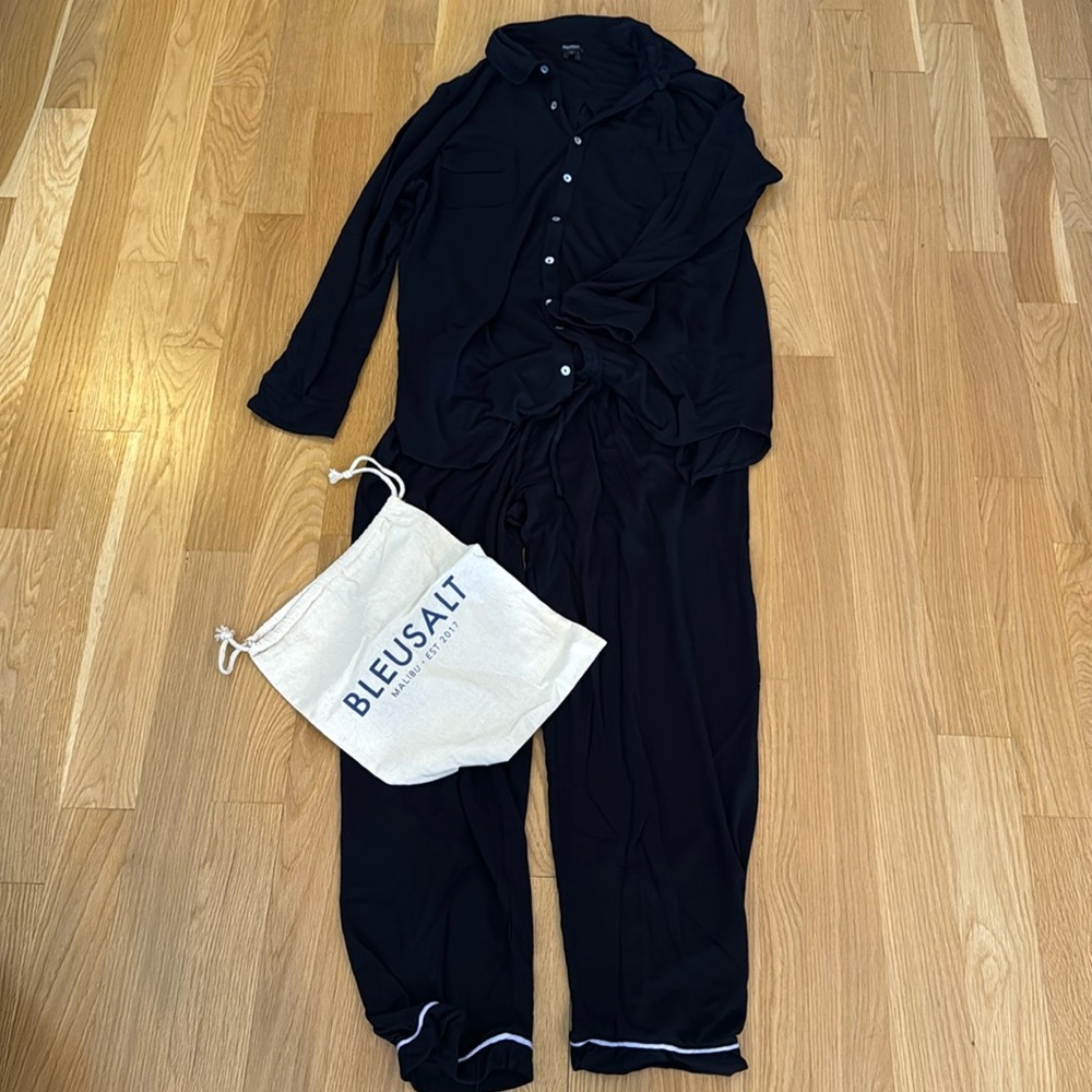 Bleusalt navy pajama set with pouch